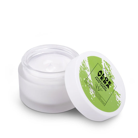 Crema facial con aloe vera Essens en envase blanco destapado, hidratación profunda y efecto calmante para todo tipo de piel