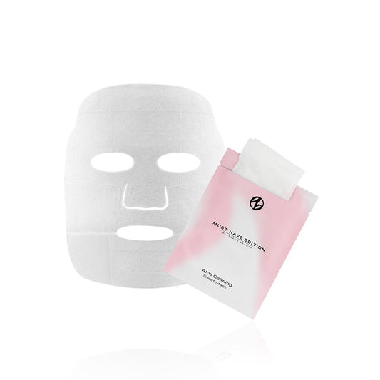 Mascarilla facial en tissu ESSENS desplegada impregnada en sérum calmante para hidratar, refrescar y aliviar la piel al instante.
